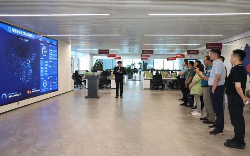 交通運(yùn)輸部科學(xué)研究院、中國交通報社相關(guān)領(lǐng)導(dǎo)到榮程集團(tuán)調(diào)研座談