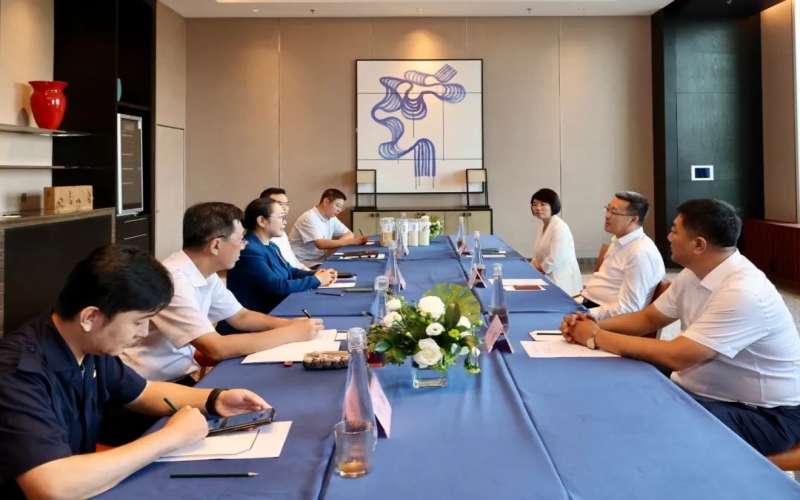 遼寧省朝陽市委書記單義、盤錦市市長邢鵬分別會(huì)見榮程集團(tuán)董事會(huì)主席張榮華