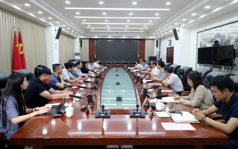 周波接待天津榮程祥泰投資控股集團(tuán)有限公司、天津東疆綜合保稅區(qū)、天津市海河產(chǎn)業(yè)基金管理有限公司負(fù)責(zé)人一行