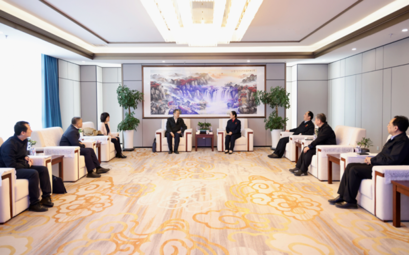 中共天津市委統(tǒng)戰(zhàn)部副部長、市工商聯(lián)黨組書記郝樹民一行到榮程集團慰問調(diào)研