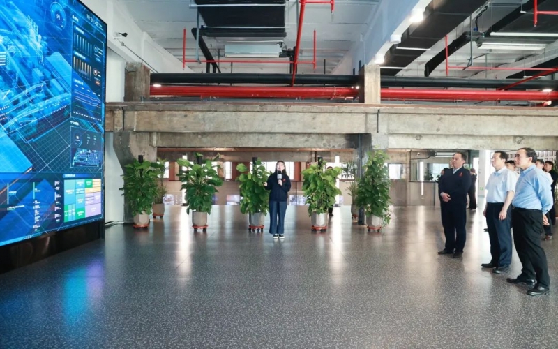 天津市政協(xié)黨組成員趙海山、副主席李劍萍一行到榮程集團(tuán)參觀調(diào)研