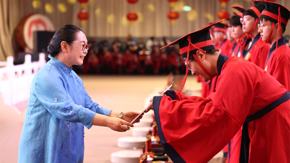 金秋揚(yáng)帆，逐夢(mèng)遠(yuǎn)航！榮程學(xué)子成人禮儀式